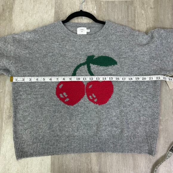 NEW Luna Ivy Big Cherry Sweater Size Medium - Picture 6 of 9